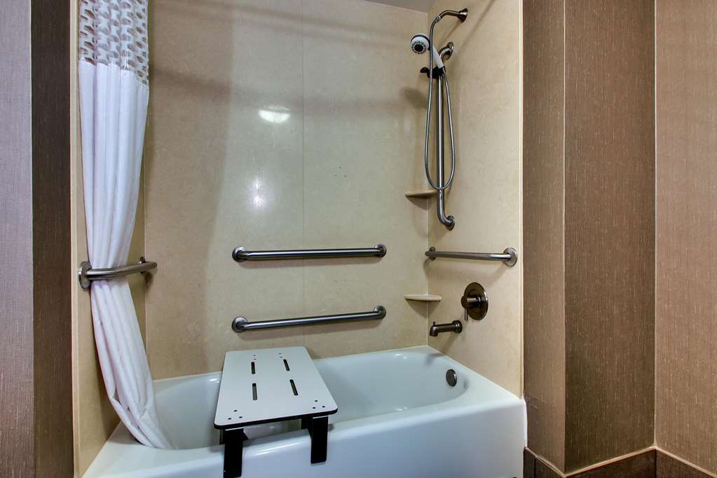 Hampton Inn & Suites Shreveport Room photo